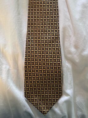 Brooks Brothers Makers silk necktie- Geometric chain-link pattern